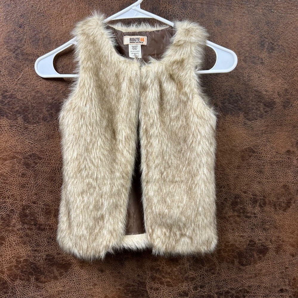 Route 66 Faux fur Vest‎ Small Unisex Child 6/6x with hook closure lined